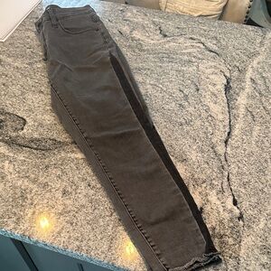Universal Thread Charcoal Denim size 10/30R High rise skinny crop